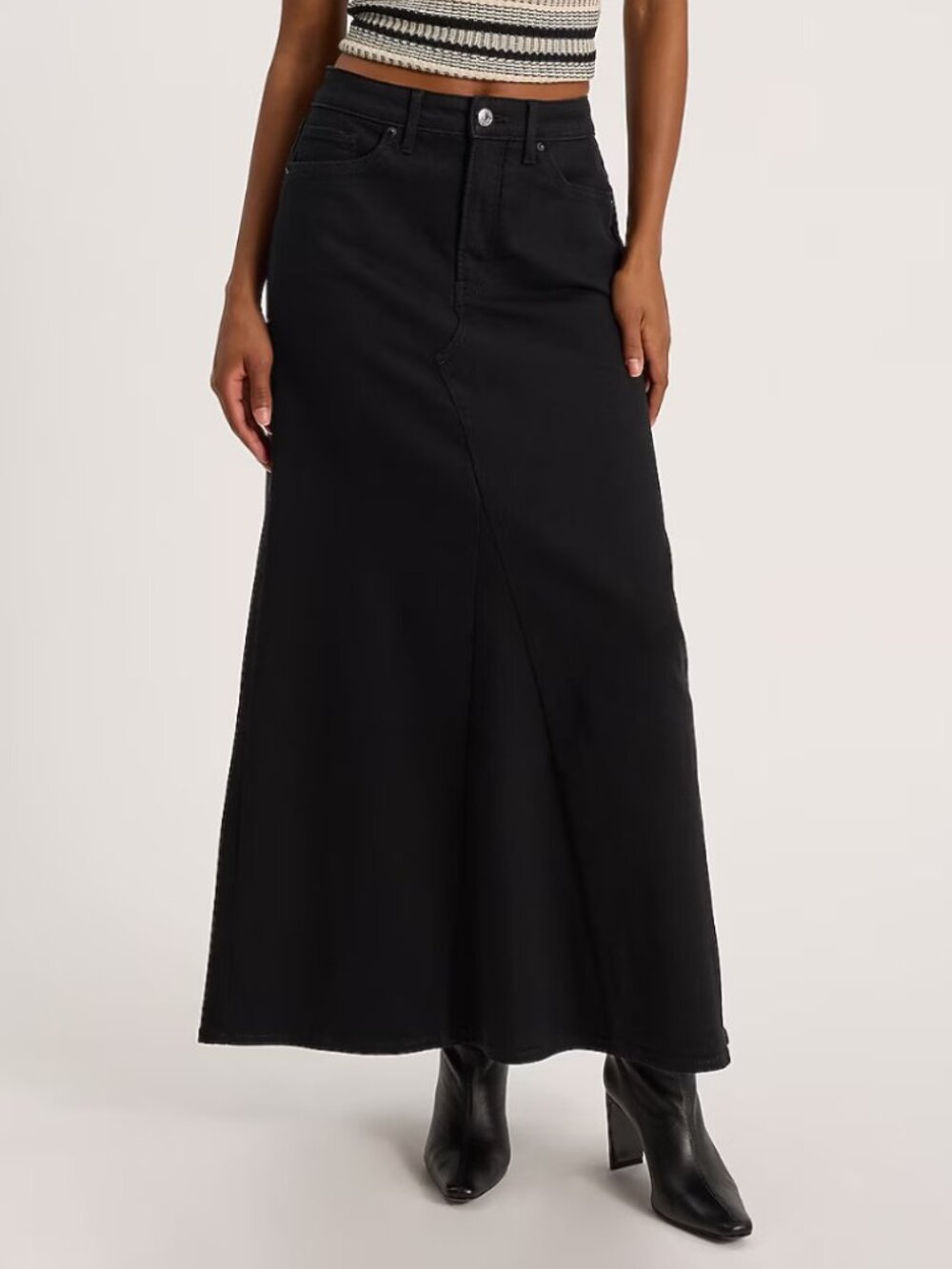 Express Women’s High Rise Hyper Stretch Black Denim Maxi Skirt Size 6 BRAND NEW!